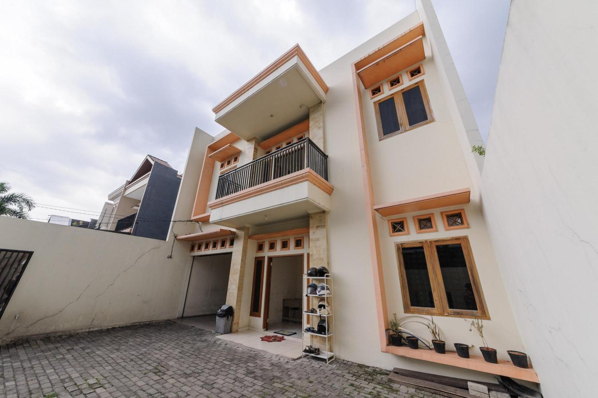Rumah tetamu Reddoorz At Meruya Utara